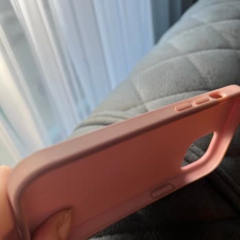 Pahalı Guess Kılıf Hızla Karardı, İade Veya Değişim Talebim Cevapsız Kaldı