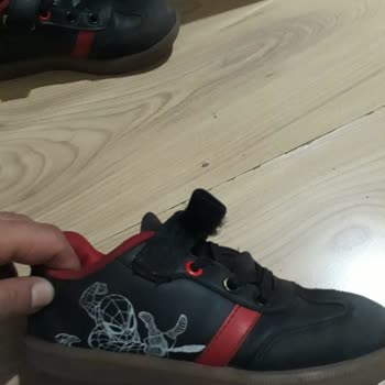 Çocuğumun Güvenliğini Tehlikeye Atan Kalitesiz Ayakkabı Ve İlgisiz Mağaza