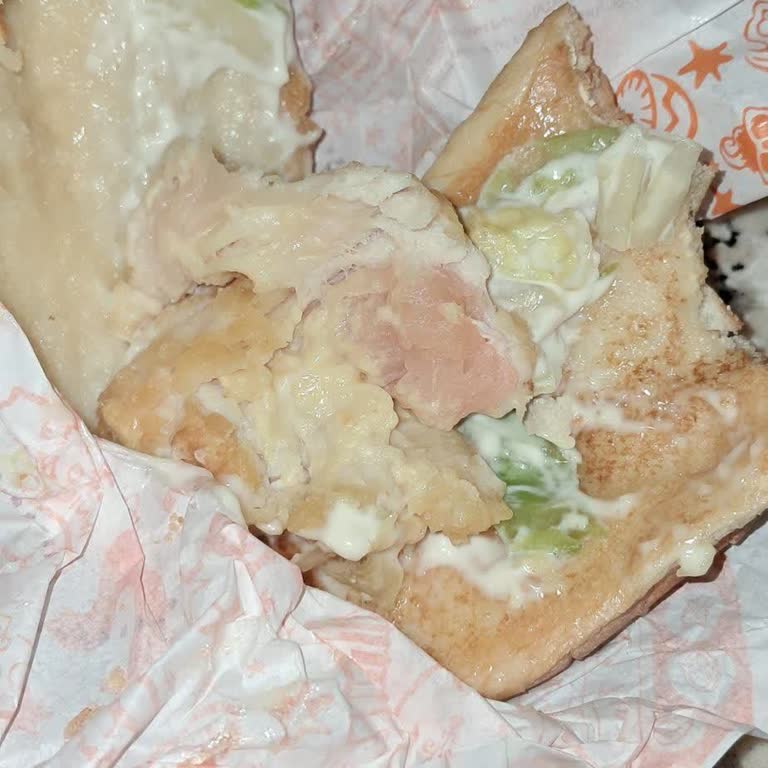 Popeyes'tan Aldığım Çiğ Hamburger Sağlığımı Tehlikeye Attı