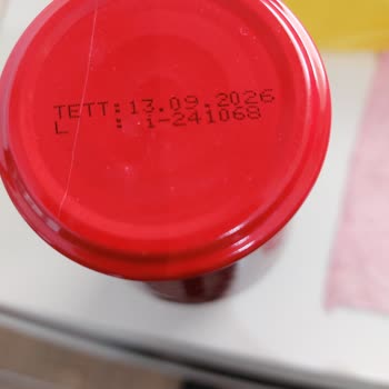 Son Tüketim Tarihi Geçmemiş Domateste Kurtçuk Şoku