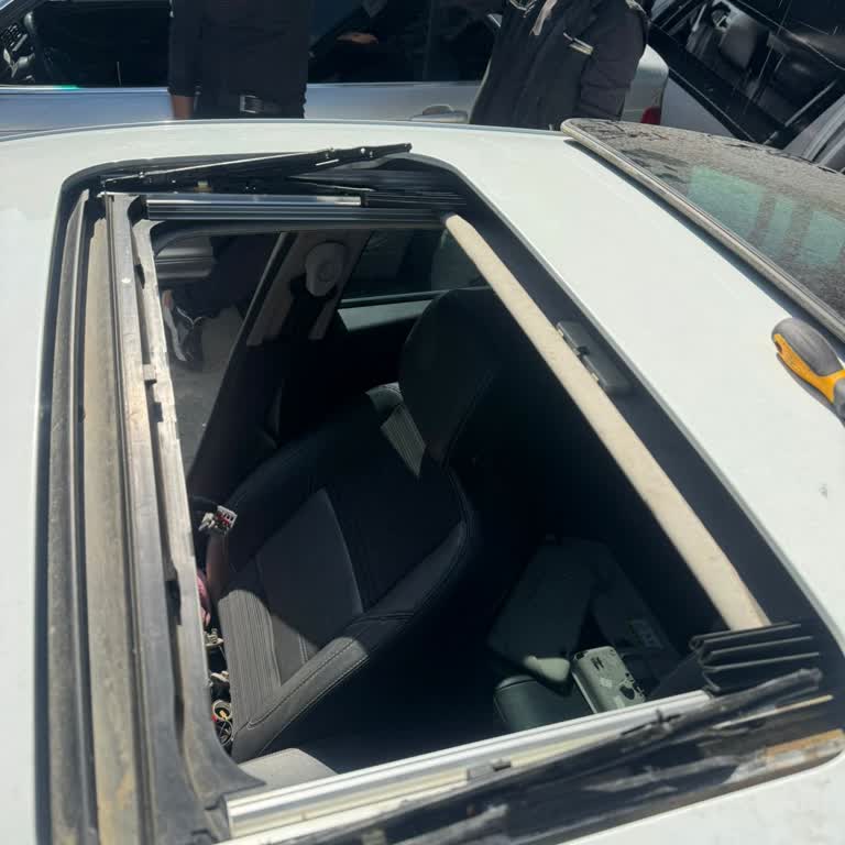 Renault Fluence Sunroof Parçası Bulunamıyor, Mağduriyet Yaşıyorum