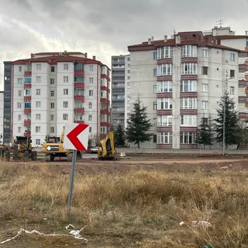Canel Sokakta Bitmeyen Yol Çalışması Hayatı Zorlaştırıyor