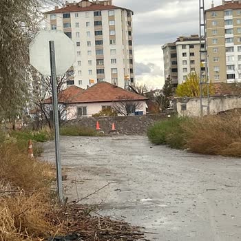 Canel Sokakta Bitmeyen Yol Çalışması Hayatı Zorlaştırıyor