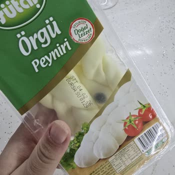 Açılmamış Sütaş Örgü Peynirde Son Kullanma Tarihine Rağmen Küf Oluştu