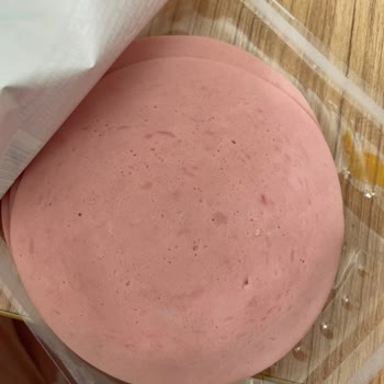 Lezita Piliç Salamdan Kötü Koku Ve Sert Parçalar Çıktı!