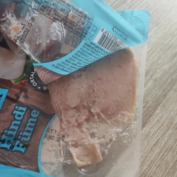 BİM hindi füme ürününde kalite şikayeti