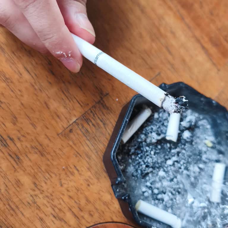 Parliament Night Blue Sigaralarında Sürekli Talaş Benzeri Parçalar Çıkıyor