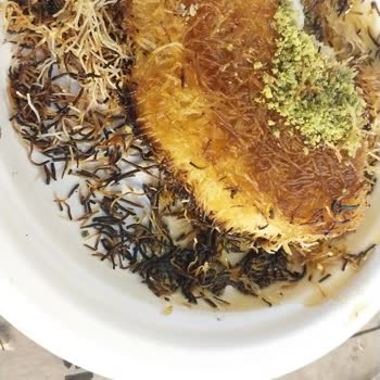 Yanık Künefe Standart Diye Sunuldu, İade Reddiyle Hayal Kırıklığı