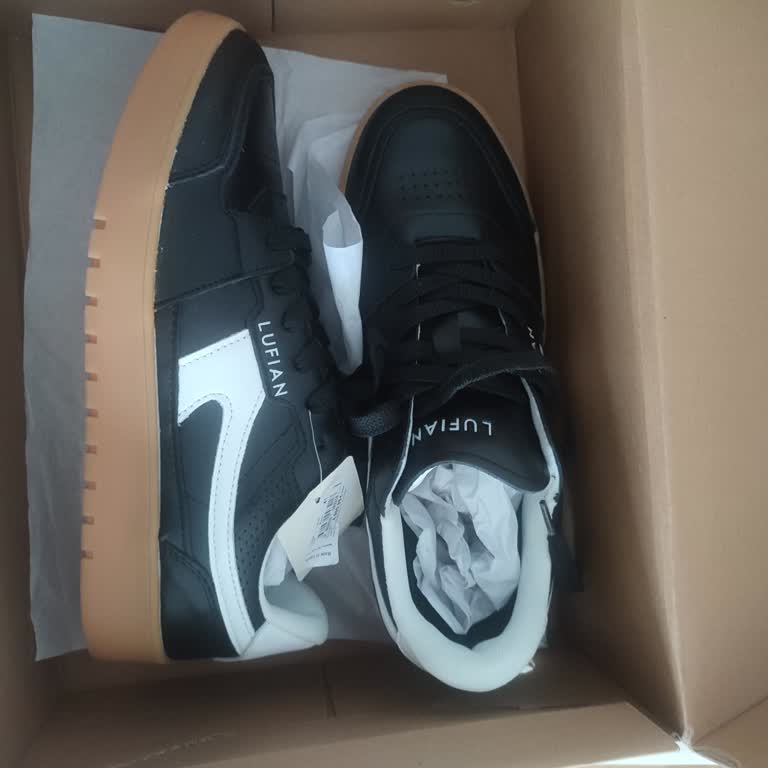 Gerçek Deri Diye Satılan Ayakkabı Sahte Çıktı!