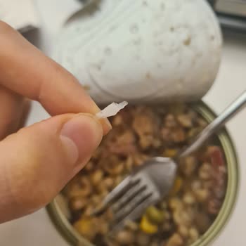 Bahar Hindi But Ürününde Sert Plastik Parça Ve Hijyen Endişesi Yaşadım