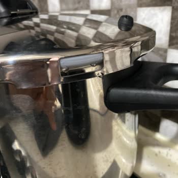 Yeni Aldığım Düdüklü Tencere Su Damlatıyor Ve Güvenlik Sorunu Yaşıyorum