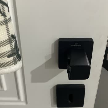 Çebi Kapı Kollarında Sürekli Kırılma Ve Güvenlik Sorunu