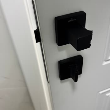 Çebi Kapı Kollarında Sürekli Kırılma Ve Güvenlik Sorunu