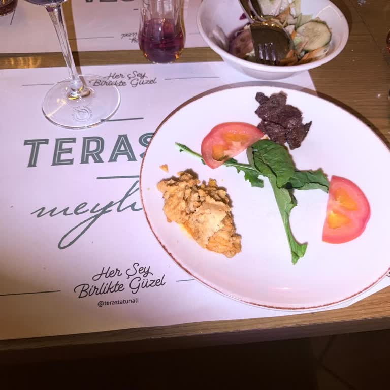 Terasta Tunalı Fix Menüde Yetersiz İçerik Ve Kalitesiz Şarap Nedeniyle Yaşadığımız Hayal Kırıklığı!