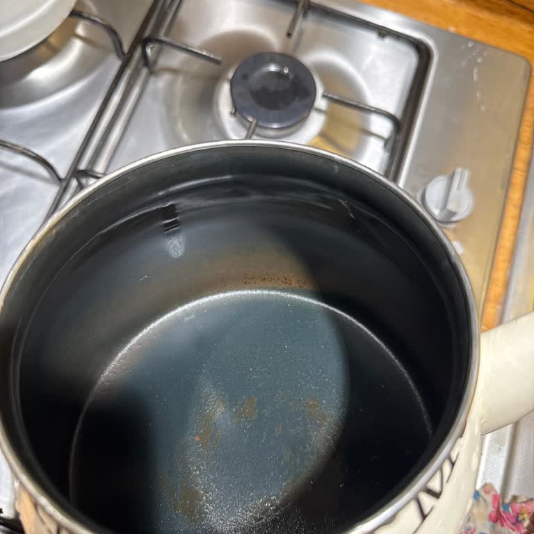 Emaye Çaydanlık Kısa Sürede Paslandı, Mağduriyetimin Giderilmesini İstiyorum