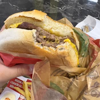 Mega Double Cheese Menüde Eksik İçerik Ve Beklenti Karşılanmadı
