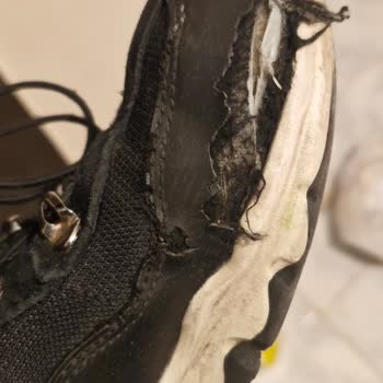 Aldığım Çocuk Botunda Kısa Sürede Deformasyon Ve Mağaza İlgisizliği