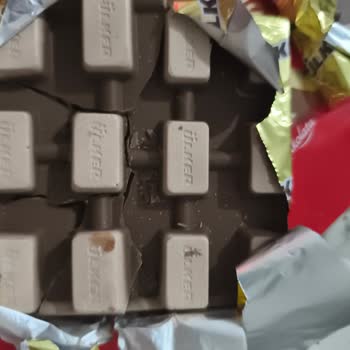 Aldığım Çikolatanın Beyazlaşmış Hali Sağlığımı Ve Güvenimi Sarstı