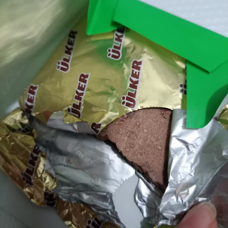 Aldığım Ülker Kare Çikolatanın Tadında Ve Renginde Beklenmedik Değişiklik