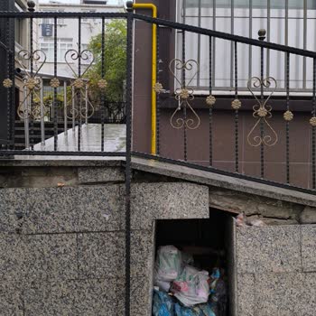 Kazım Karabekir Mahallesi'nde Biriken Çöp Ve Yetersiz Temizlik Hizmeti