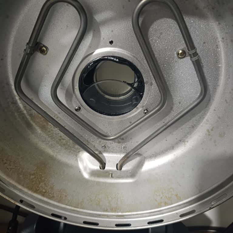 Karaca Züccaciye Pizza Ve Lahmacun Makinesini Üst Kapakta Bulunan Plastik Kısımı Eridi!