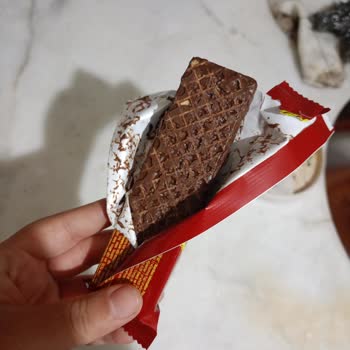 Aldığım Ülker Gofretin Üzerinde Beyazlıklar Vardı Sağlığım İçin Endişelendim