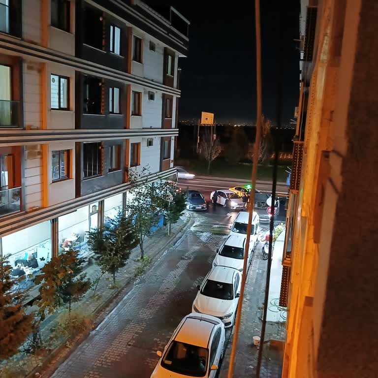 Restoranlar Nedeniyle Mahallemizde Huzur Ve Güvenlik Kalmadı