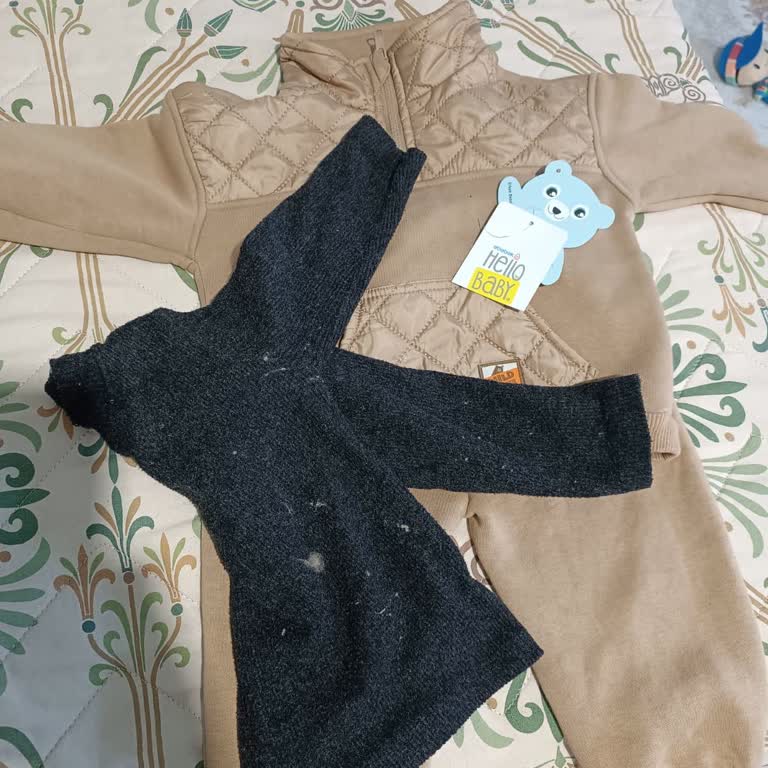 Bebek Takımı Yoğun Tüy Döküyor Kumaş Kalitesi Çok Düşük