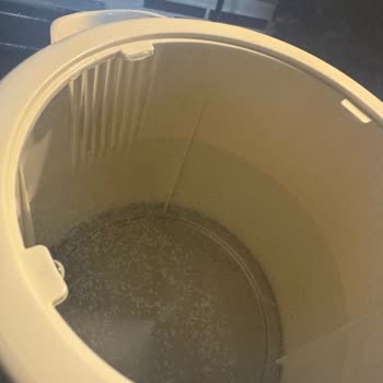 Schafer Çaycıda Suyun Yüzeyinde Plastik Atığı Gibi Tortu Ve Kalıntı Sorunu Çözülmüyor