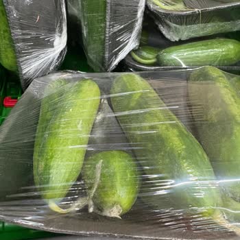 BİM Şubesinde Küflü Salatalıkların Reyonda Kalması Ve İlgisizlik