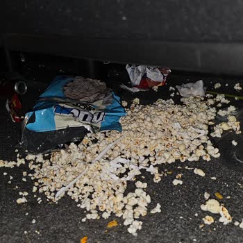 Avşar Sinemaları Sinema Salonunda Hijyen Ve Temizlik Büyük Hayal Kırıklığı Yarattı