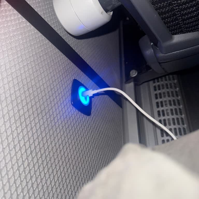 Seç Turizm Gece Yolculuğunda Şarj Hizmeti Eksikliği Ve İlgisizlik