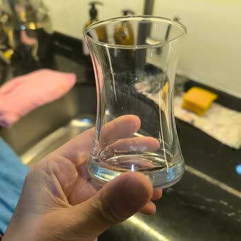 Yeni Bulaşık Makinesi Bardakları Lekeli Yıkıyor, Çözüm Bulunamıyor