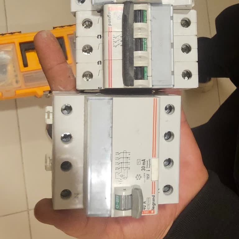 Uzman Elektrikçi Ne Fatura Ne Fiş Ne De Herhangi Bir Yazılı Belge Verdi