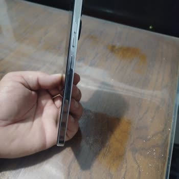 Garanti Bitmeden Ortaya Çıkan Kasa Eğriliği Ve Ekran Titremesi Endişelendiriyor
