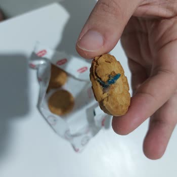 Torku Bisküvi İçinden Plastik Benzeri Yabancı Madde Çıktı, Güvenim Sarsıldı