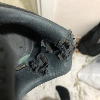 Kısa Sürede Yıpranan Ayakkabı Ve Yetersiz İnceleme Süreci