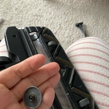 Philips Trio 9000 Süpürge Başlığındaki Plastik Parça Kırıldı, Ücretsiz Onarım Talebi