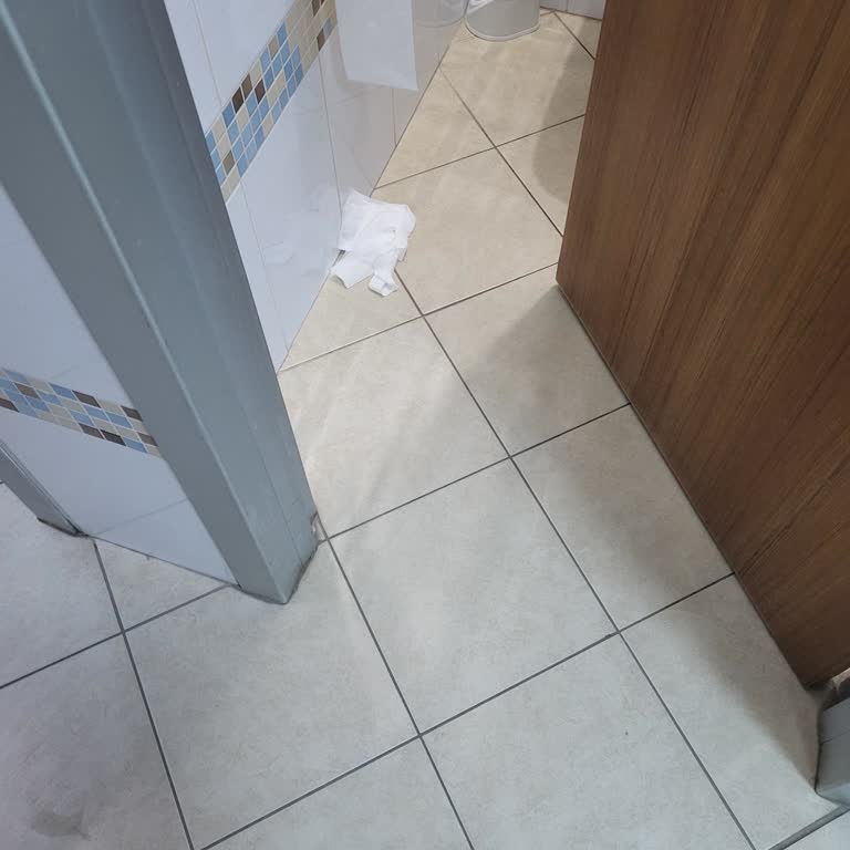 Onkoloji Bölümünde Sigara Ve Hijyen Sorunları Hastaları Tehdit Ediyor