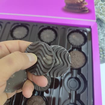 Buklet Çikolatada Bozulma Ve Sağlık Açısından Endişe