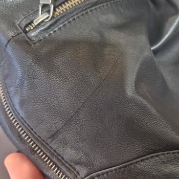 Defolu Ve Hasarlı Deri Ceket İçin Koşulsuz Değişim Talebim Reddedildi