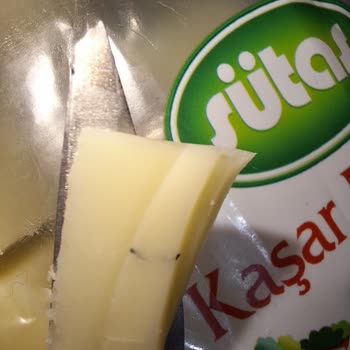 Sütaş Kaşar Peynirinde Plastik Yabancı Madde Şoku