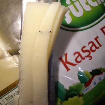 Sütaş Kaşar Peynirinde Plastik Yabancı Madde Şoku