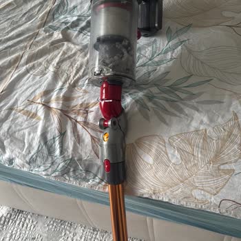 Dyson V10 Süpürgemde Orta Bağlantı Kablosu Tekrar Kırıldı