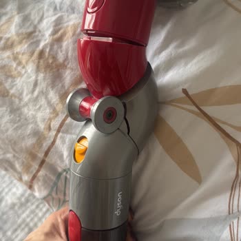 Dyson V10 Süpürgemde Orta Bağlantı Kablosu Tekrar Kırıldı