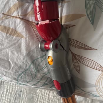 Dyson V10 Süpürgemde Orta Bağlantı Kablosu Tekrar Kırıldı