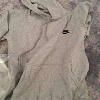 Sipariş Ettiğim Eşofman Takımı İlandakiyle Alakasız Ve Firma İletişime Geçmiyor