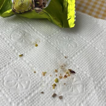 Çikolatanın İçinden Taş Çıkması Nedeniyle Güven Kaybı Ve Ürün Değişim Talebi