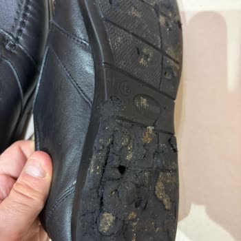 Az Kullanılmış Greyder Ayakkabının Tabanı Parçalandı Müşteri Hizmetleri Çözüm Sunmadı