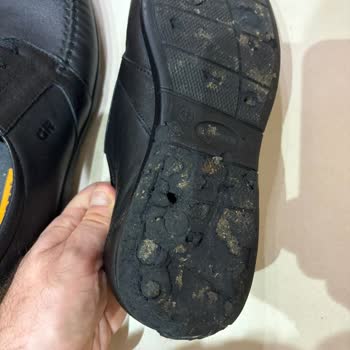 Az Kullanılmış Greyder Ayakkabının Tabanı Parçalandı Müşteri Hizmetleri Çözüm Sunmadı